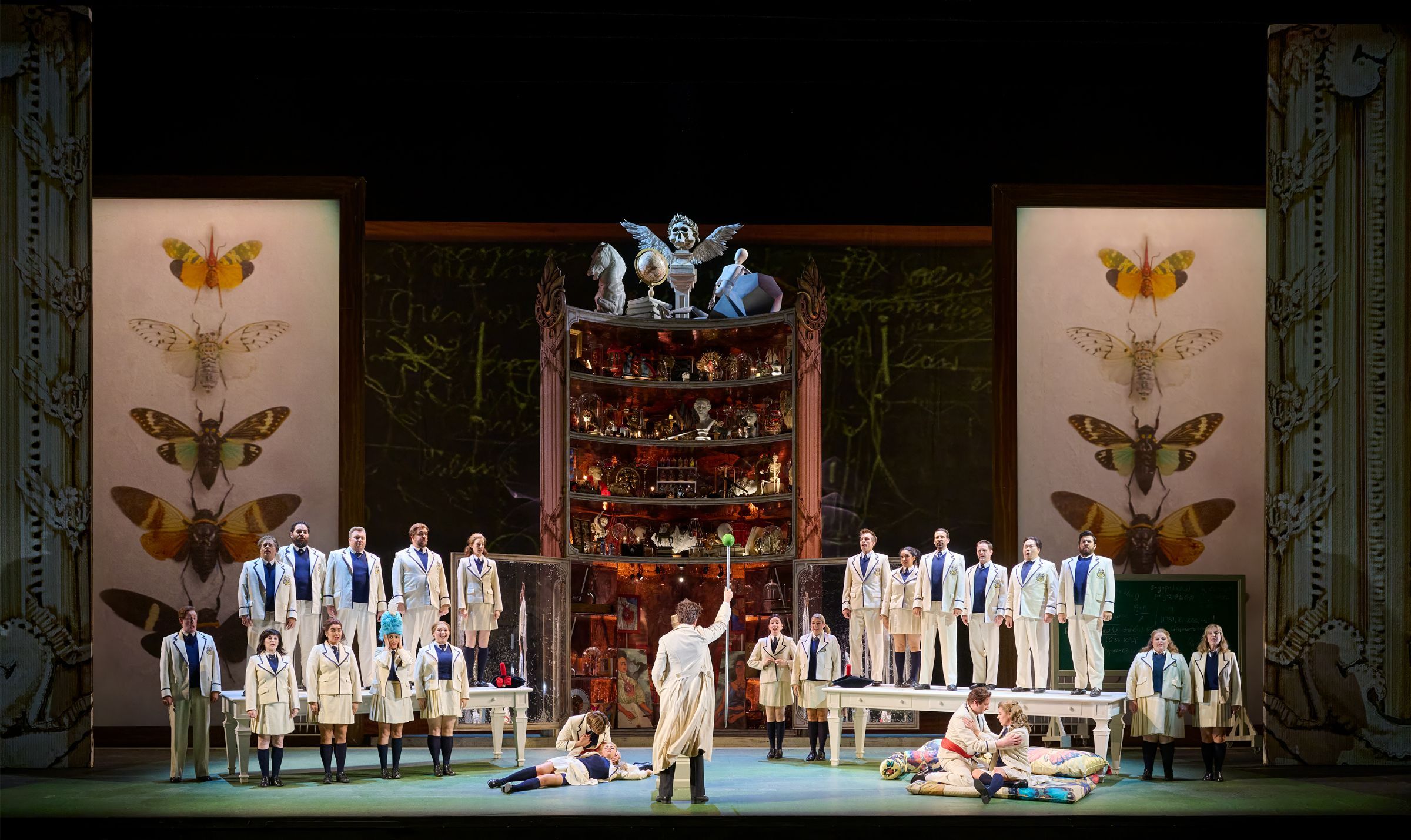 <i>Così fan tutte</i> &copy; Michael Cooper