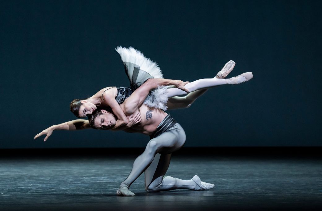Lauren Cuthbertson and Lukas B. Br&aelig;ndsr&oslash;d in Christopher Wheeldon&rsquo;s <i>Beautiful Shadow</i> &copy; 2026 Tristram Kenton