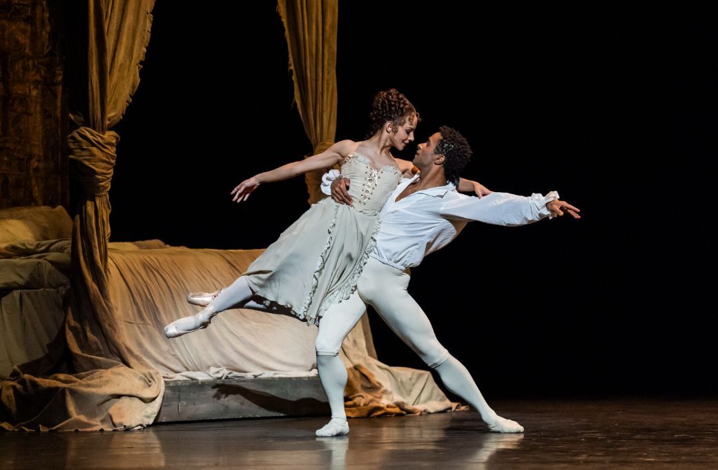 Francesca Hayward and Marcelino Samb&eacute; in MacMillan&rsquo;s Act 1 pas de deux from <i>Manon</i> &copy; 2026 Tristram Kenton