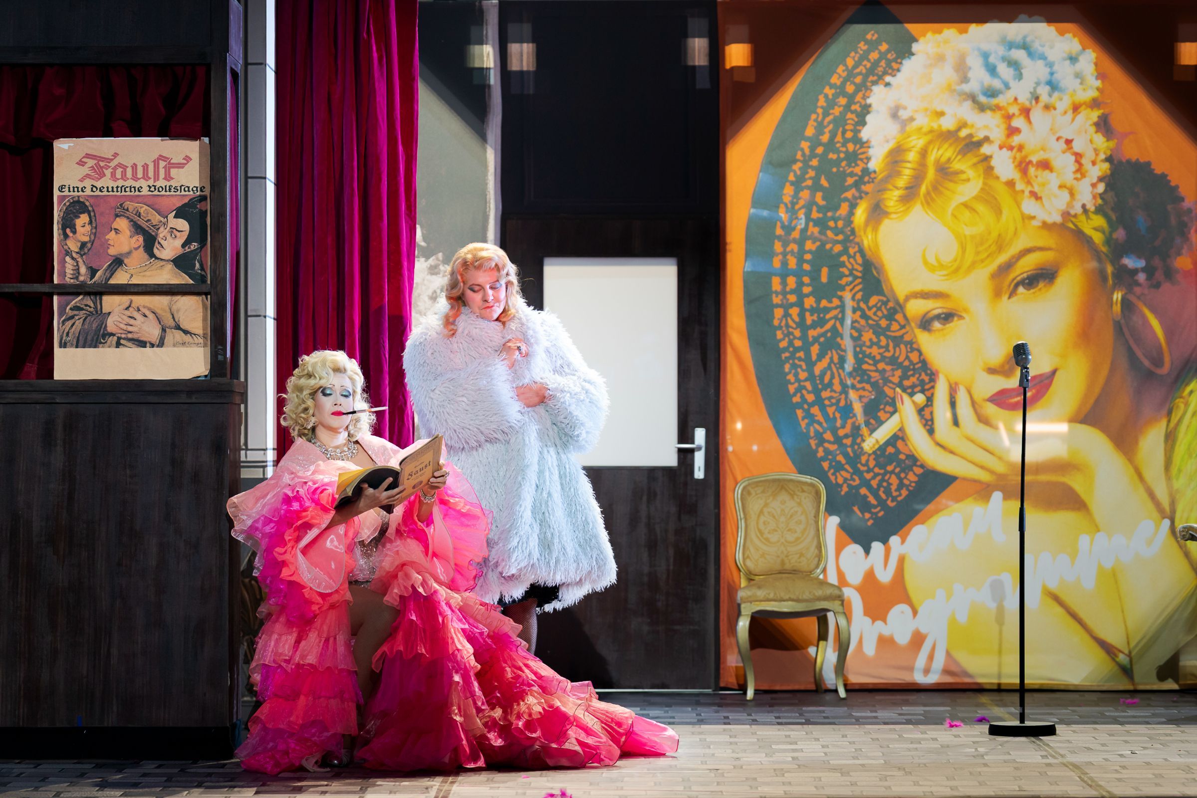 Anna Brull (Marguerite) und Nikita Ivasechko (Méphistophélès) &copy; Werner Kmetitsch