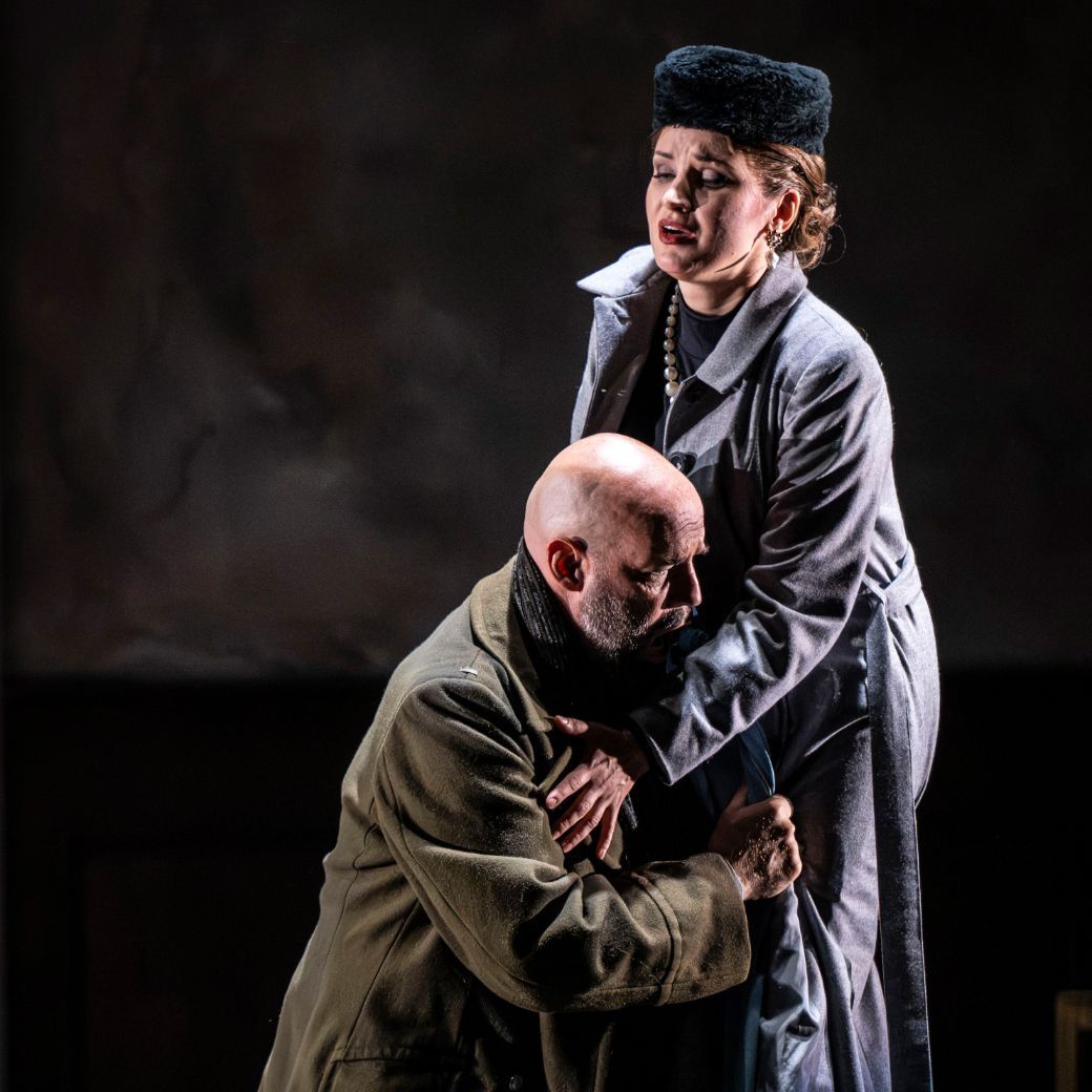 M&aacute;t&eacute; S&oacute;lyom-Nagy (Onegin) und Tetiana Miyus (Tatjana) &copy; Lutz Edelhoff