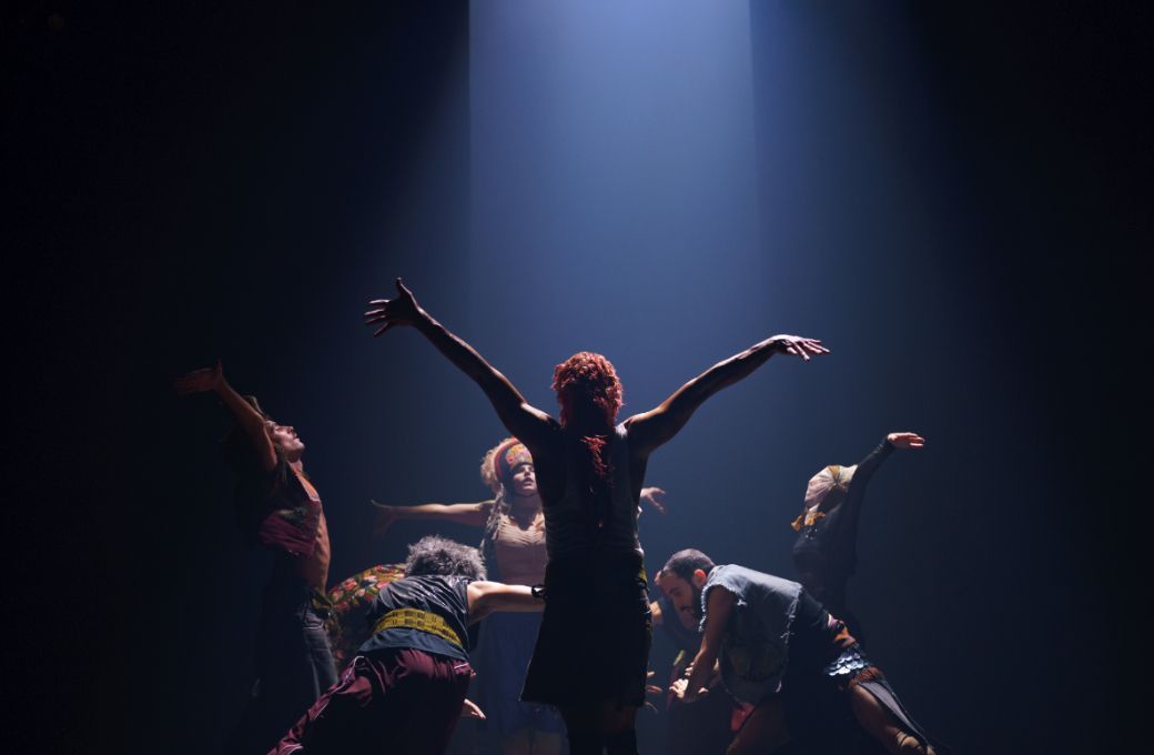 Spellbound Contemporary Ballet Rome in Dunja Jocić&rsquo;s <i>Folk</i> &copy; Sjoerd Derine