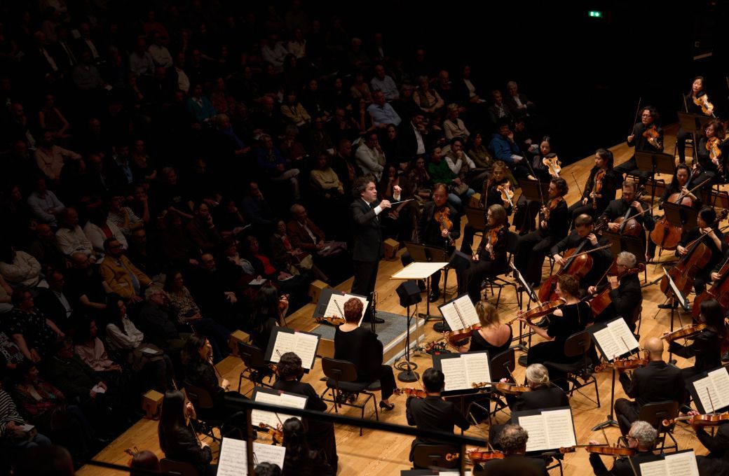 Gustavo Dudamel dirige le New York Philharmonic &agrave; la Philharmonie de Paris &copy; Jason Bell