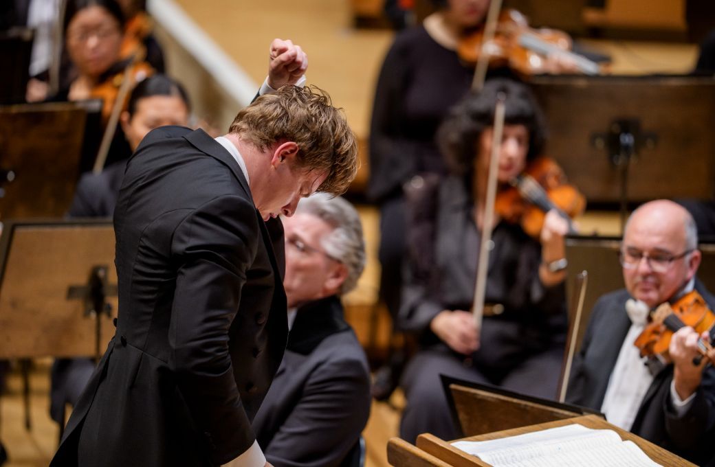 Klaus M&auml;kel&auml; conducts the Chicago Symphony Orchestra &copy; Todd Rosenberg Photography