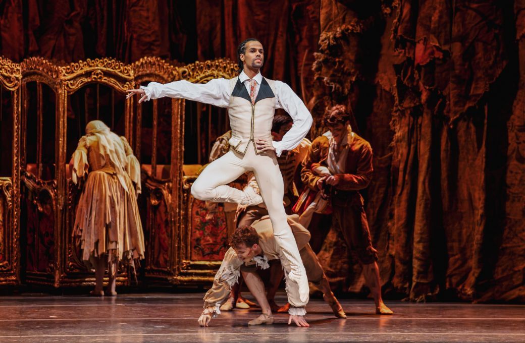 Joseph Sissens as Lescaut in Sir Kenneth MacMillan&rsquo;s <i>Manon</i> &copy; Foteini Christofilopoulou