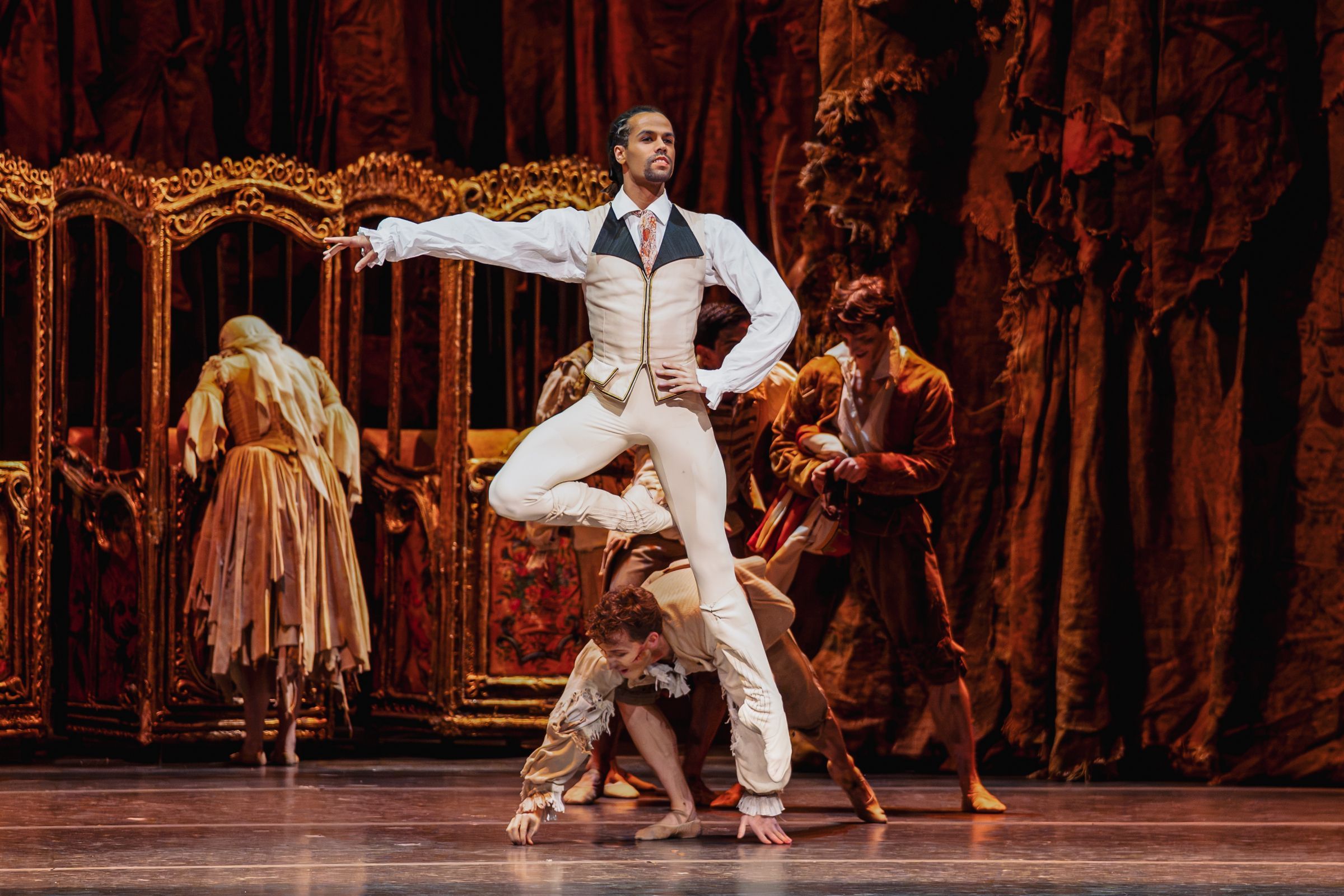 Joseph Sissens as Lescaut in Sir Kenneth MacMillan’s <i>Manon</i> &copy; Foteini Christofilopoulou
