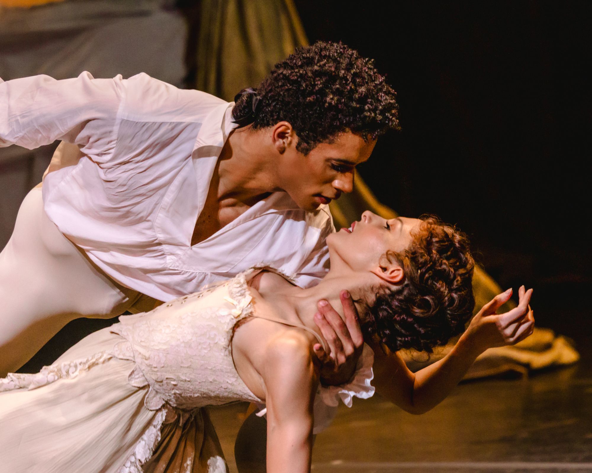 Marcelino Sambé as Des Grieux and Francesca Hayward as Manon in MacMillan’s <i>Manon</i> &copy; Foteini Christofilopoulou
