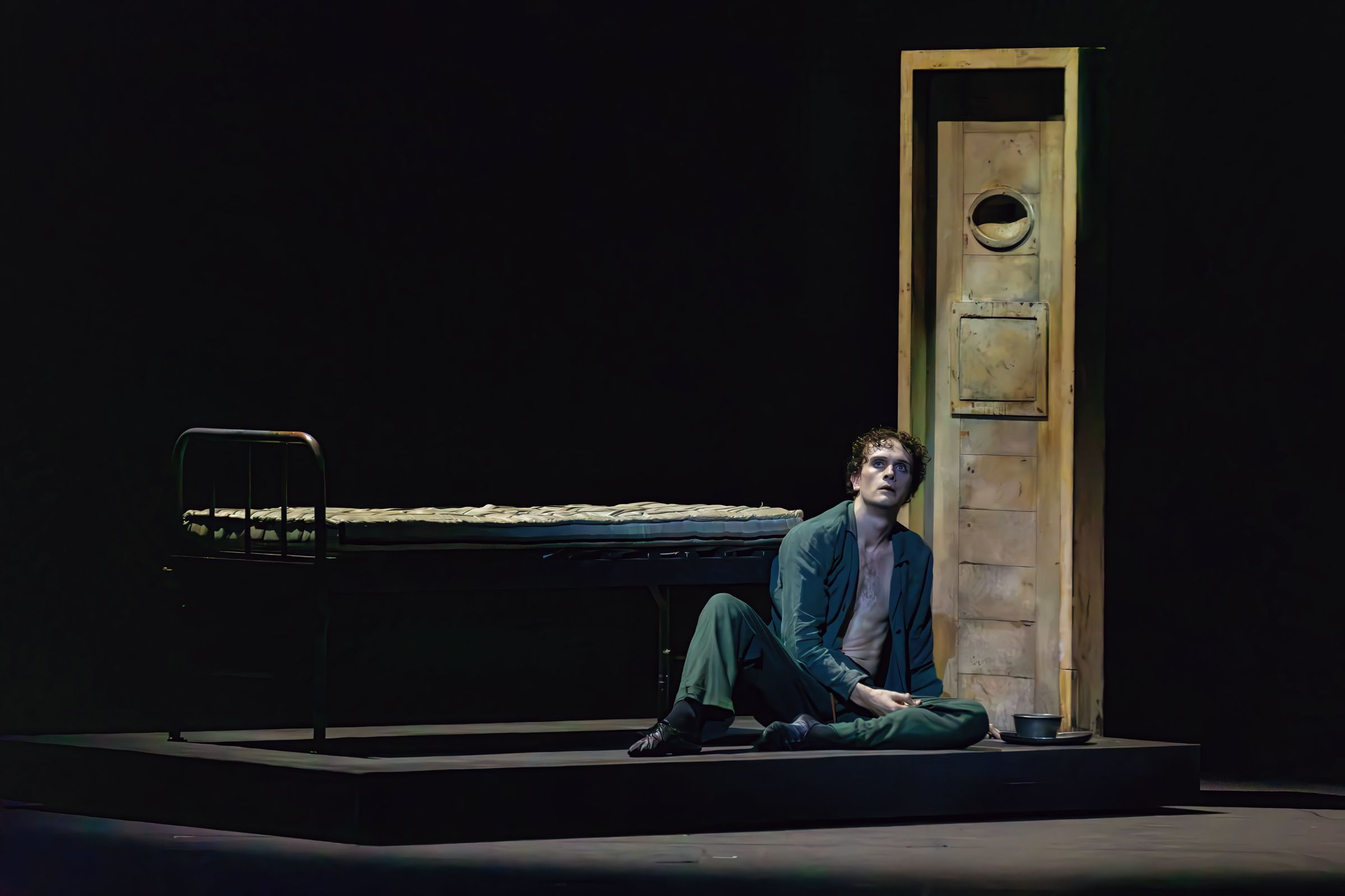 Callum Linnane as Oscar Wilde in Christopher Wheeldon’s <i>Oscar</i> &copy; Curtis Brown