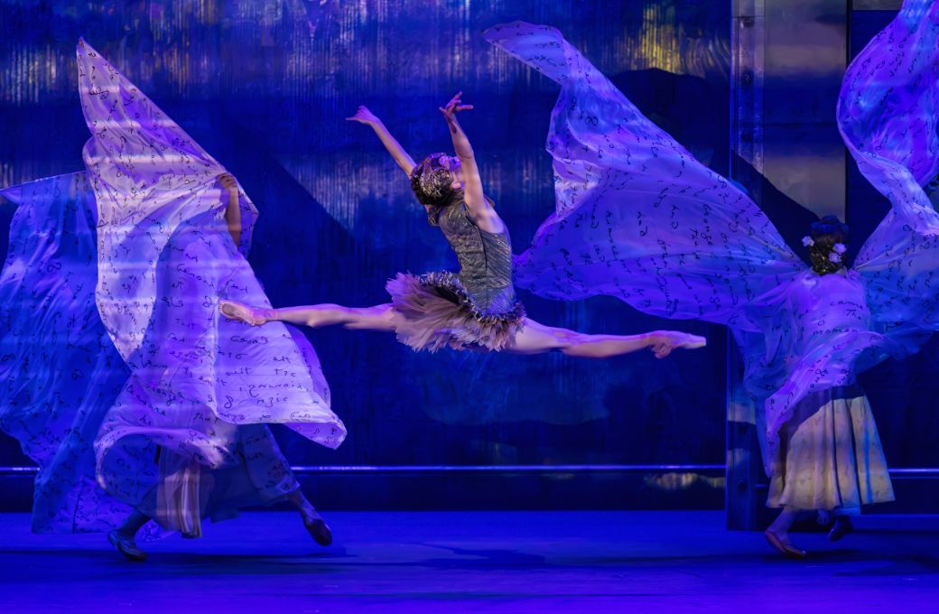 Grace Carroll as the Nightingale in Wheeldon&rsquo;s <i>Oscar</i> &copy; Curtis Brown