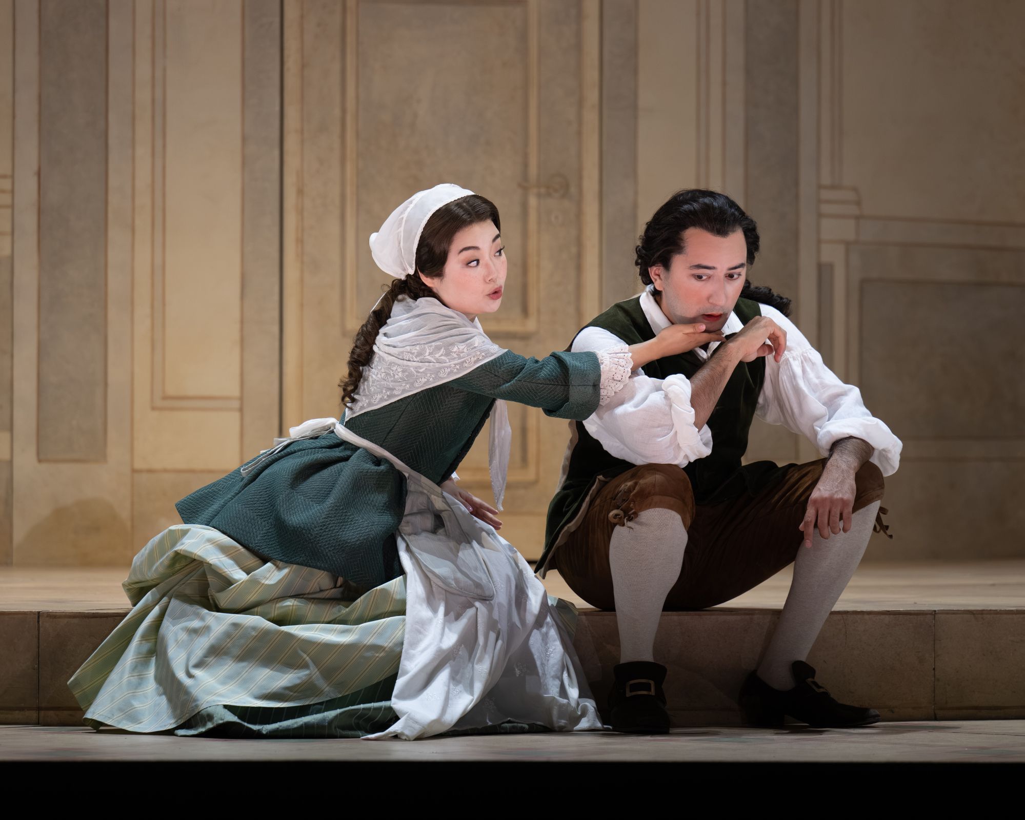 Henna Mun (Susanna) and Jasurbek Khaydarov (Figaro) © Glyndebourne Productions Ltd. Photo: ASH