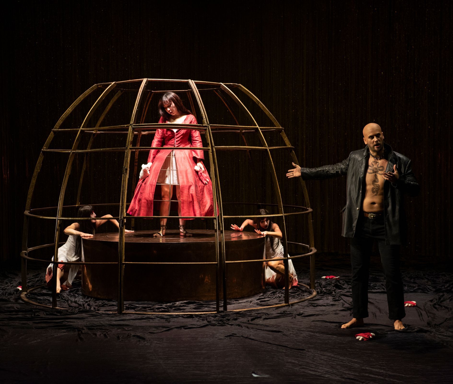 Leyla Gu (Iris), Jolyon Loy (Kyoto) and dancers &copy; Padraig Grant