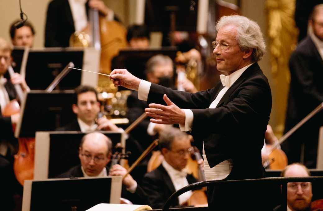 Franz Welser-Möst conducts The Cleveland Orchestra in the Musikverein &copy; Igor Ripak