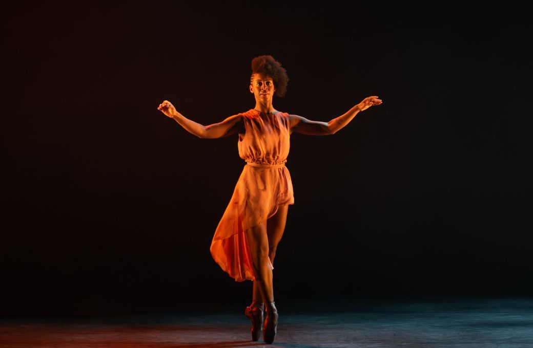 Isabela Coracy in <i>... all towards hope</i> by Hope Boykin &copy; Photography by ASH