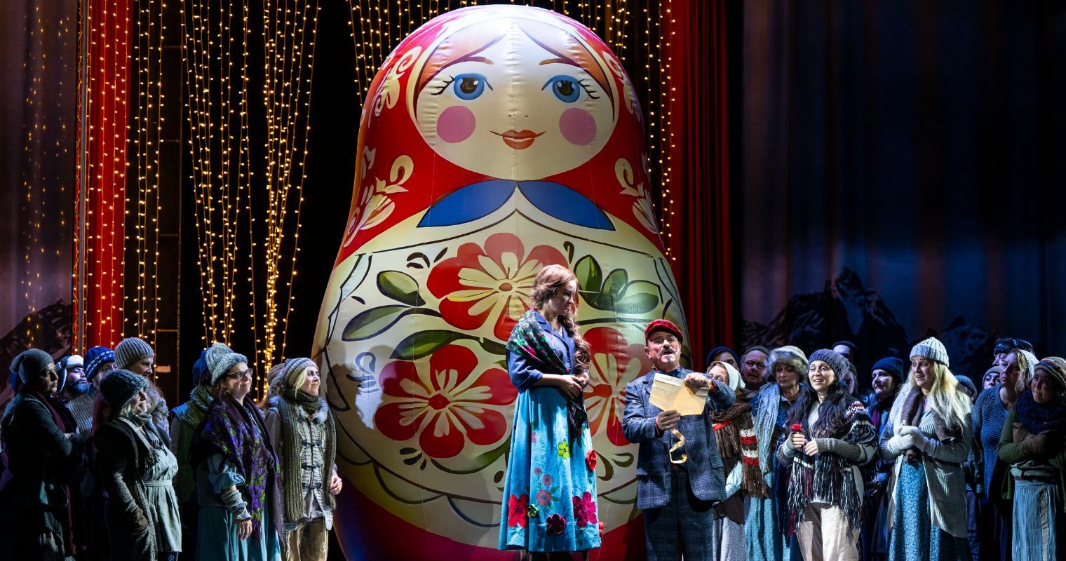 Tschaikowsky im Schattenland: <i>Eugen Onegin</i> feiert in Erfurt Premiere © Lutz Edelhoff