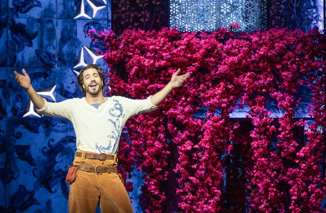 Lluis Calvet i Pey (Figaro) &copy; Glyndebourne Productions Ltd. Photo: Craig Fuller