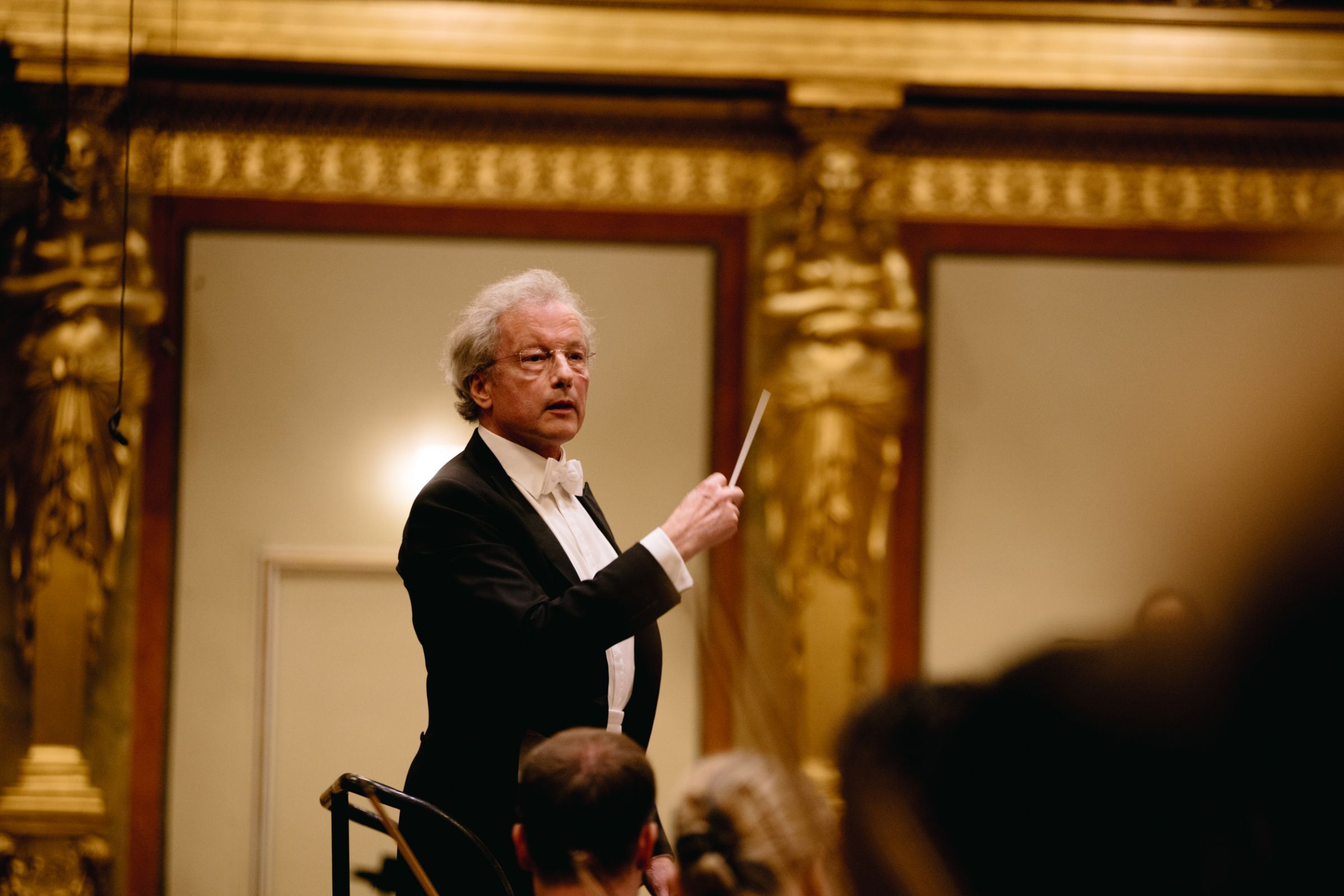 Franz Welser-Möst dirigiert das Cleveland Orchestra &copy; Igor Ripak