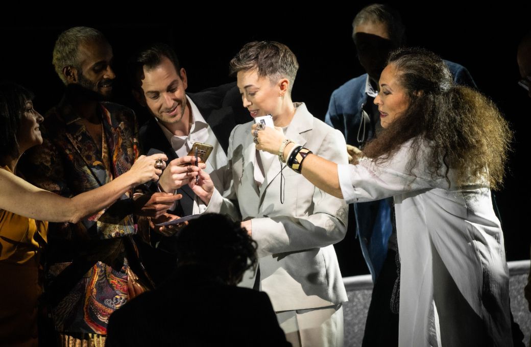 Bianca Andrew (Octavian), Dalia Schaechter (Annina) and ensemble &copy; Matthias Jung