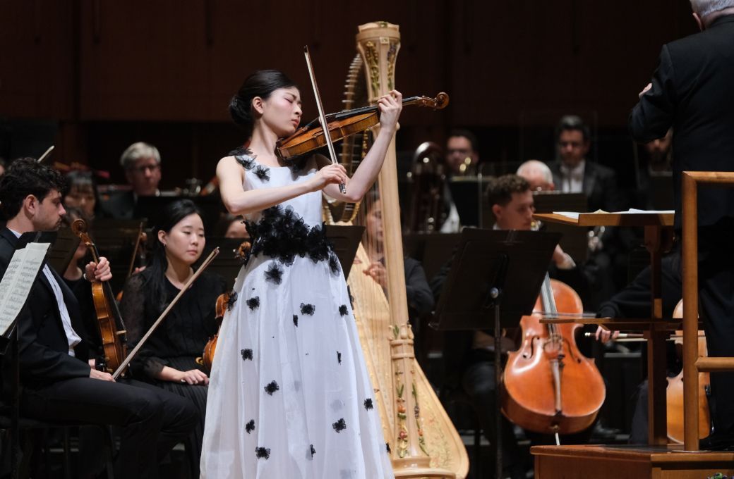 Lina Nakano performs with the Indianapolis Symphony Orchestra &copy; Denis Ryan Kelly Jr
