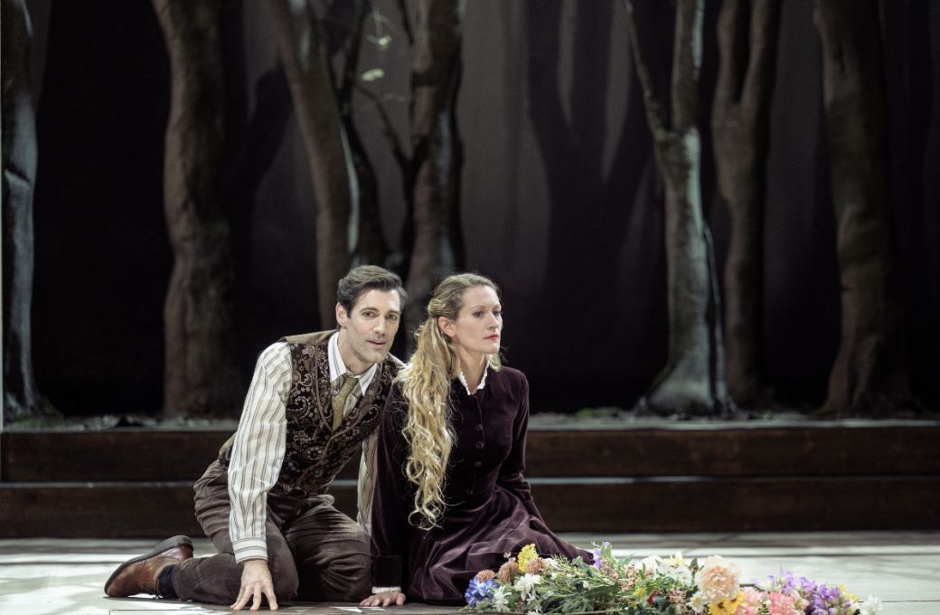 David Oller (Pell&eacute;as) and Arnhei&eth;ur Eir&iacute;ksd&oacute;ttir (M&eacute;lisande) &copy; Petr Neubert