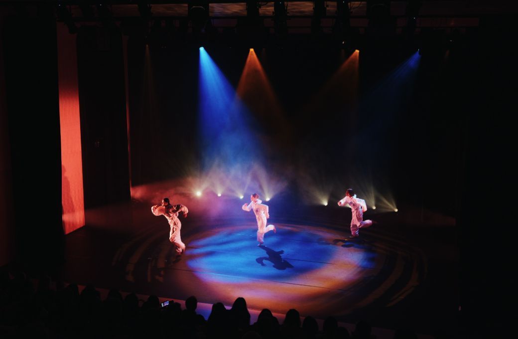 Andamiro Art Company in Kim Junghwan&rsquo;s <i>Moon</i> &copy; Courtesy of the Korean Cultural Center New York; Photo by Matte Han