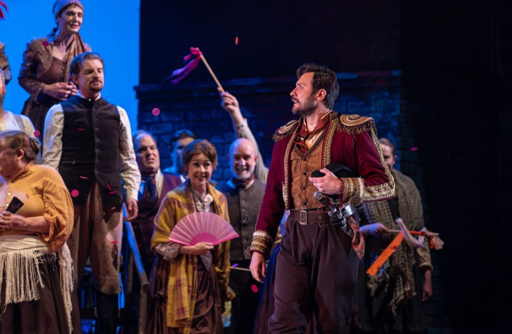 Samuel Dale Johnson (Escamillo) and the State Opera South Australia Chorus &copy; Andrew Beveridge | AsbCreative