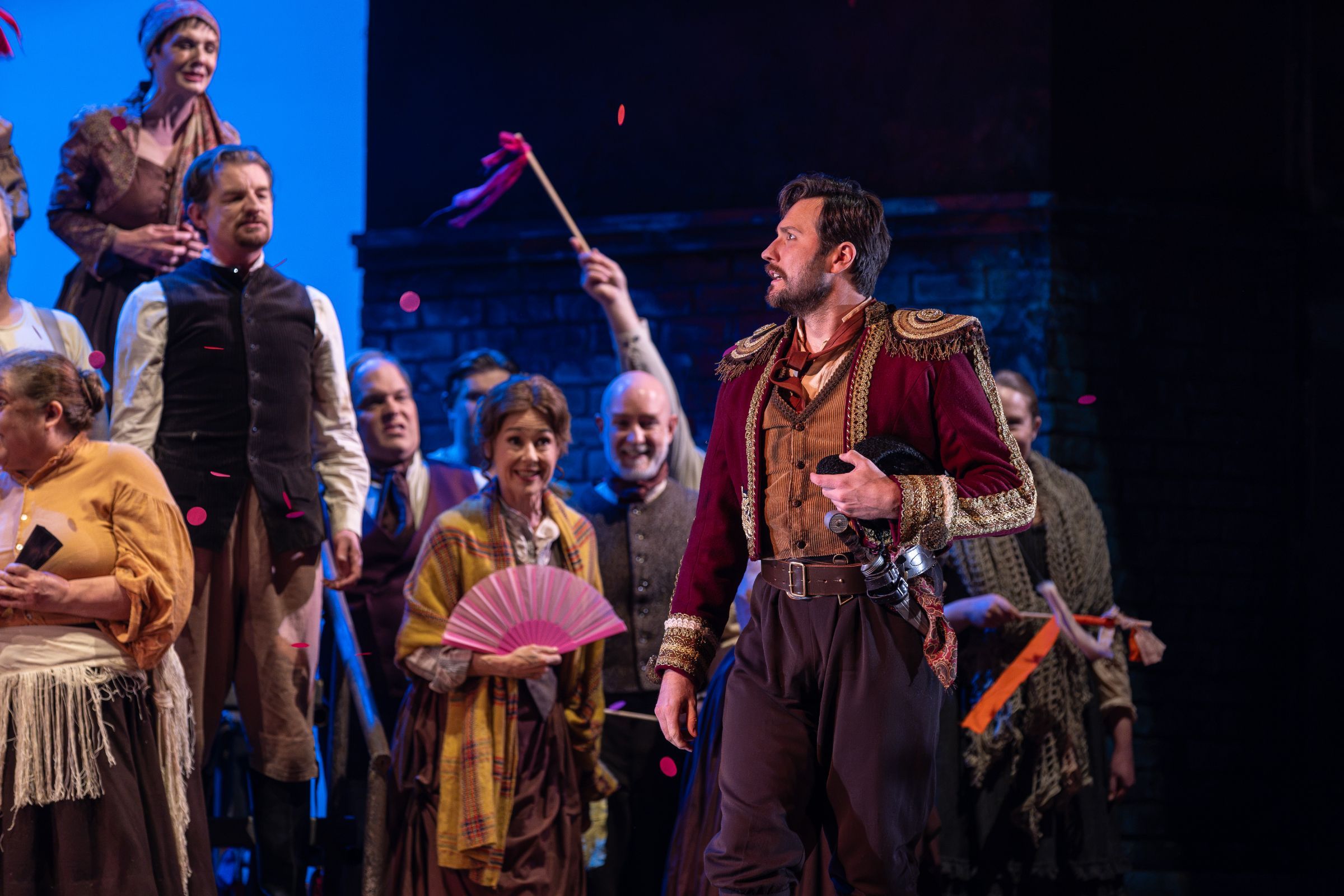 Samuel Dale Johnson (Escamillo) and the State Opera South Australia Chorus &copy; Andrew Beveridge | AsbCreative