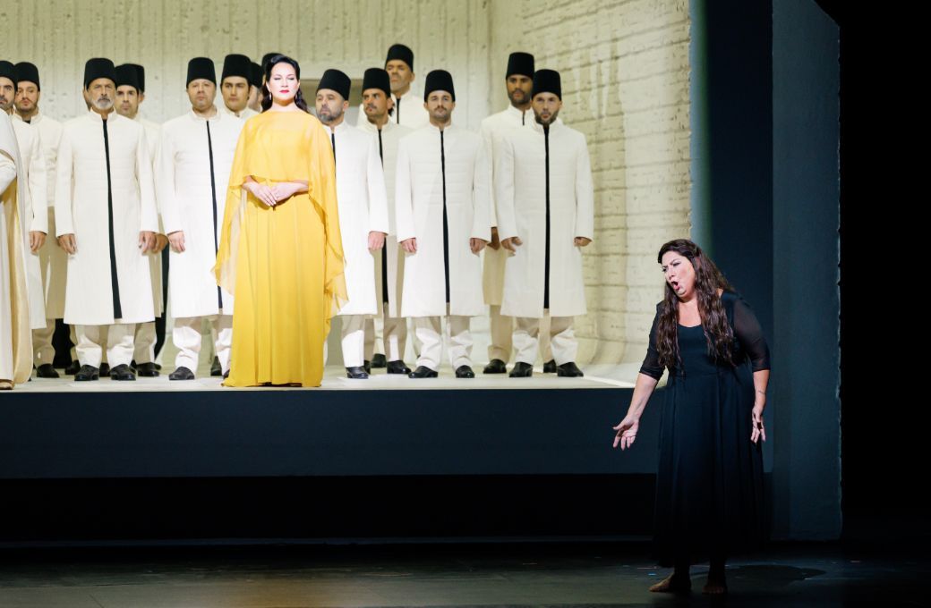Ksenia Dudnikova (Amneris) y Anna Pirozzi (Aida) &copy; Sergi Panizo | Gran Teatre del Liceu