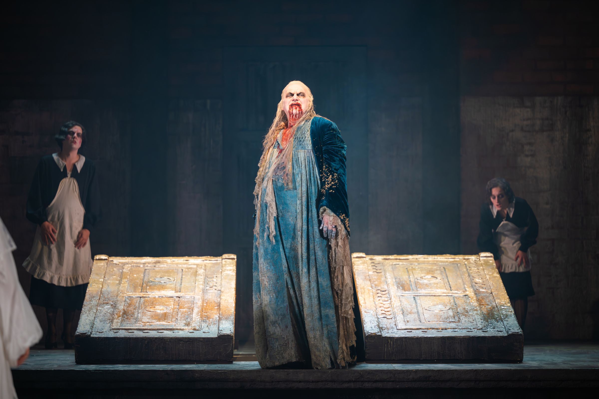 Jamie MacDougall (Emperor Altoum) &copy; Mihaela Bodlovic