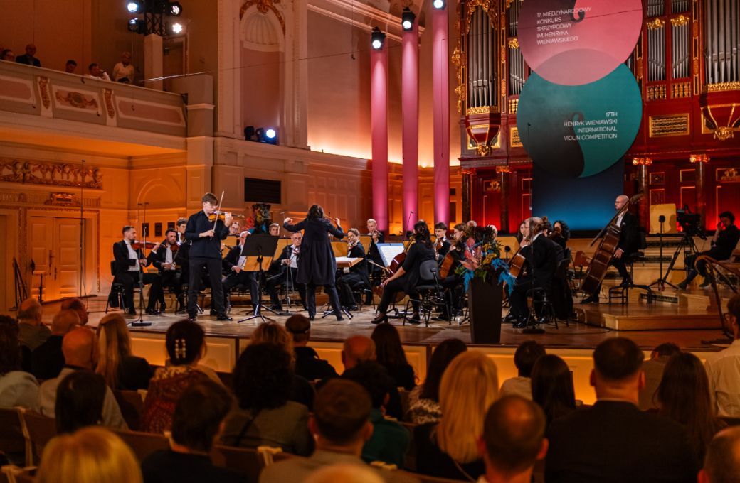 Bohdan Luts performs with Poznań Philharmonic Orchestra and Łukasz Borowicz © Leszek Zadoń