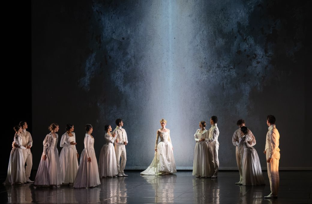 London City Ballet in Glen Tetley&rsquo;s <i>Firebird</i> &copy; Photography by ASH