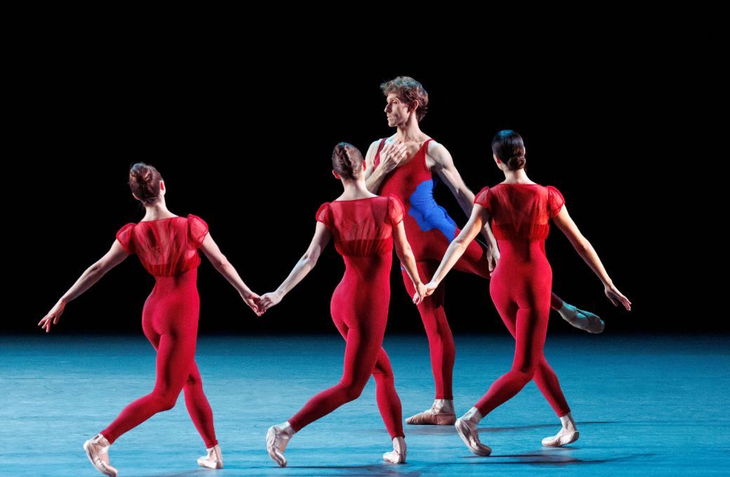 Adrian Danchig-Waring with Indiana Woodward, Unity Phelan and Mira Nadon in <i>Once with you</i> &copy; Erin Baiano