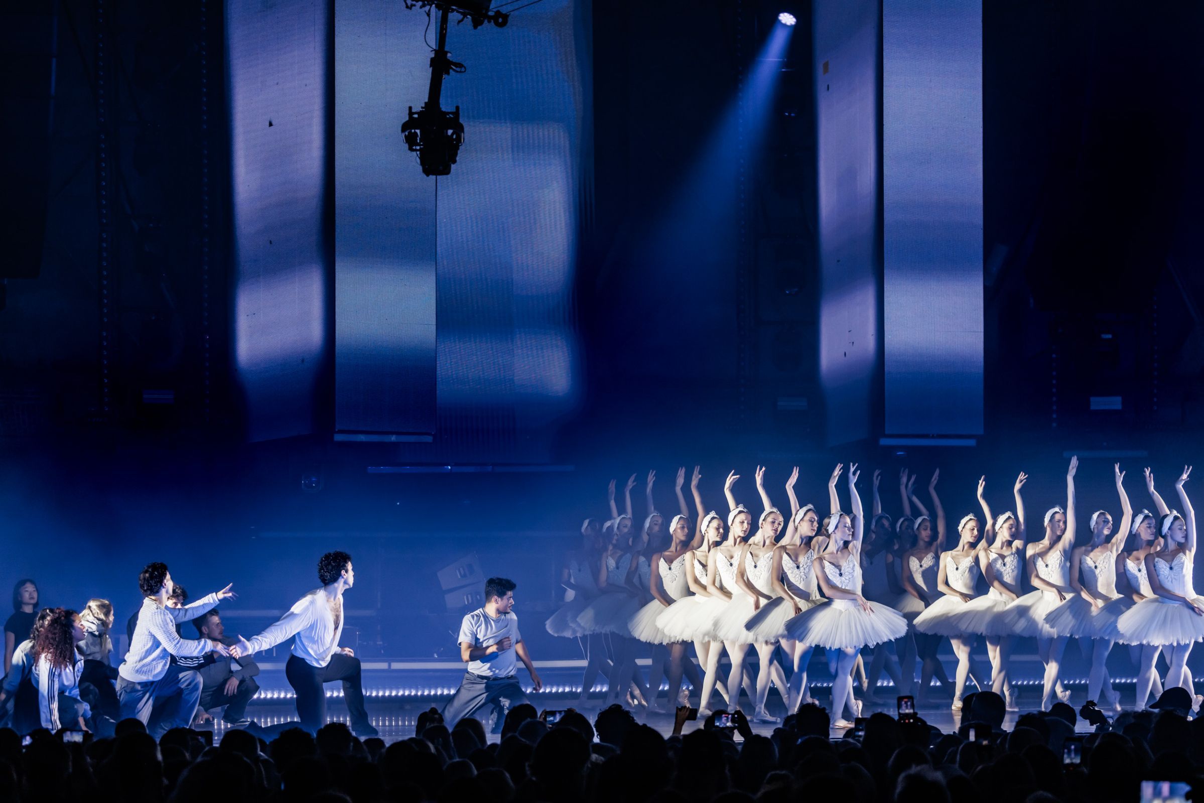 <i>Swan Lake Remixed</i> with Dutch National Ballet and ISH Collective for ADE &copy; J. Lousberg