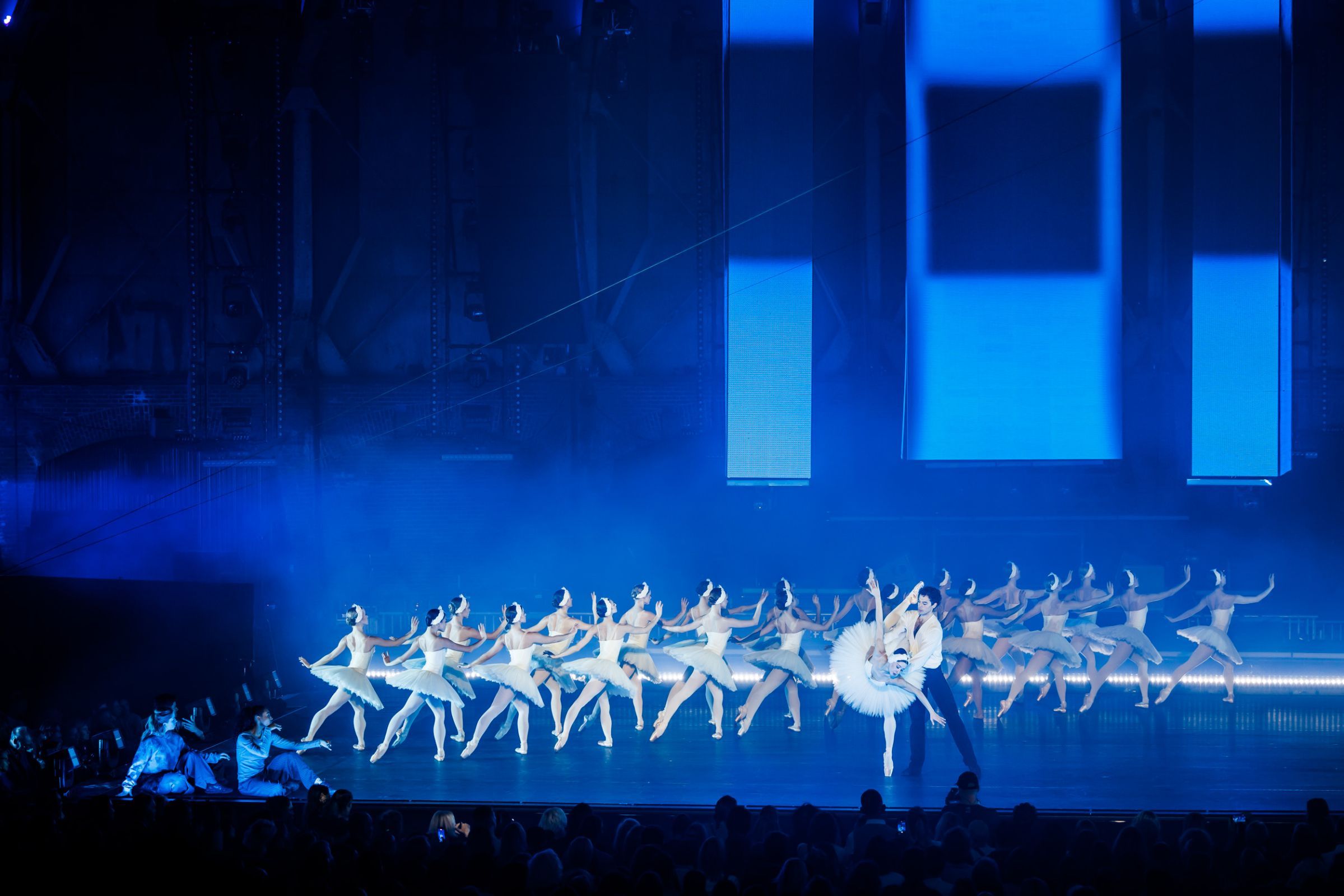 <i>Swan Lake Remixed</i> with Dutch National Ballet and ISH Collective for ADE &copy; J. Lousberg