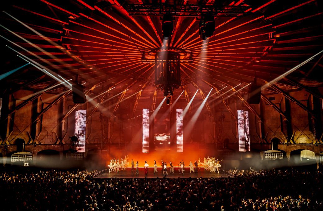 <i>Swan Lake Remixed</i> with ISH Collective and Dutch National Ballet for ADE &copy; J. Lousburg