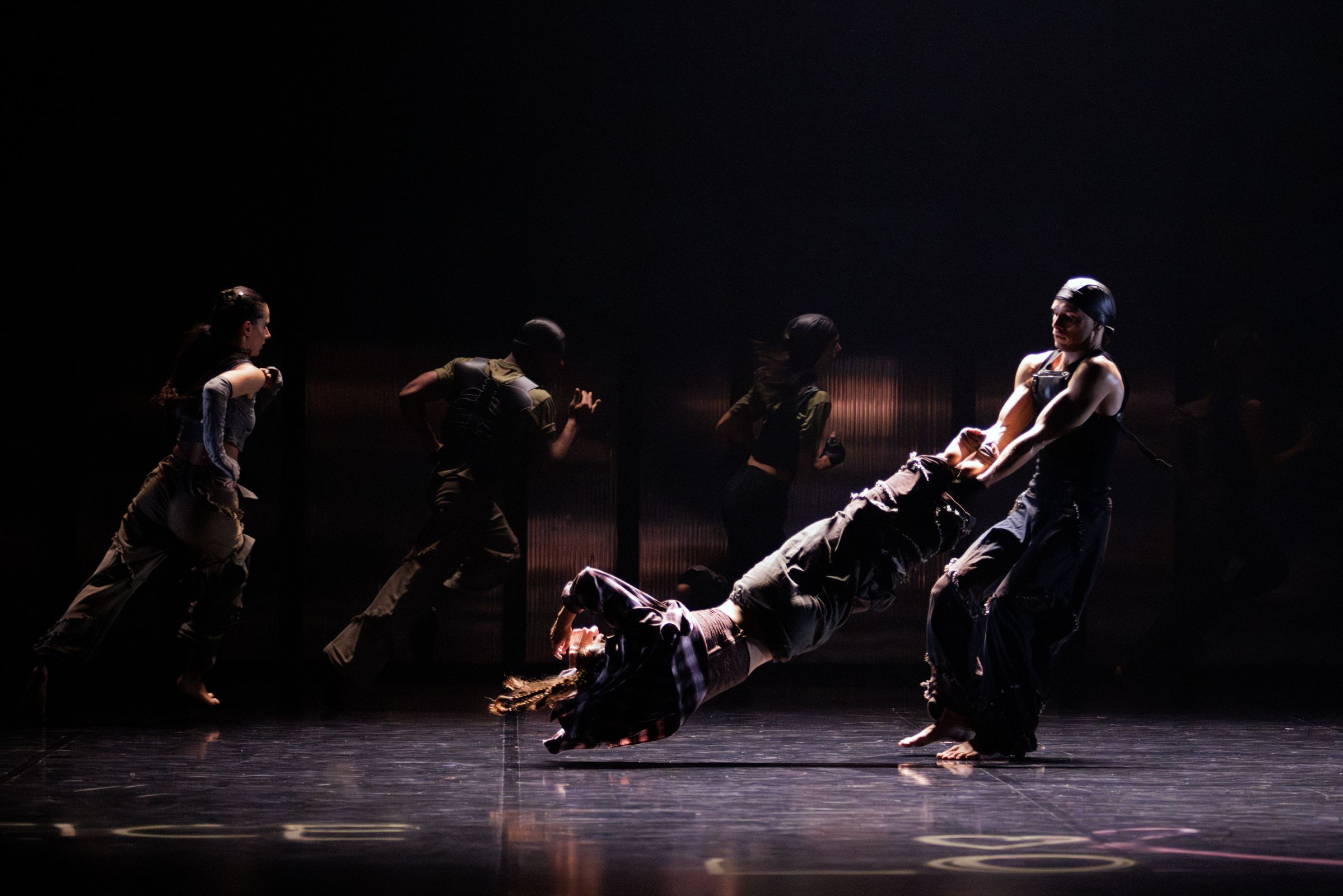 <i>Soulèvement</i> par le Ballet Preljocaj © Didier Philispart