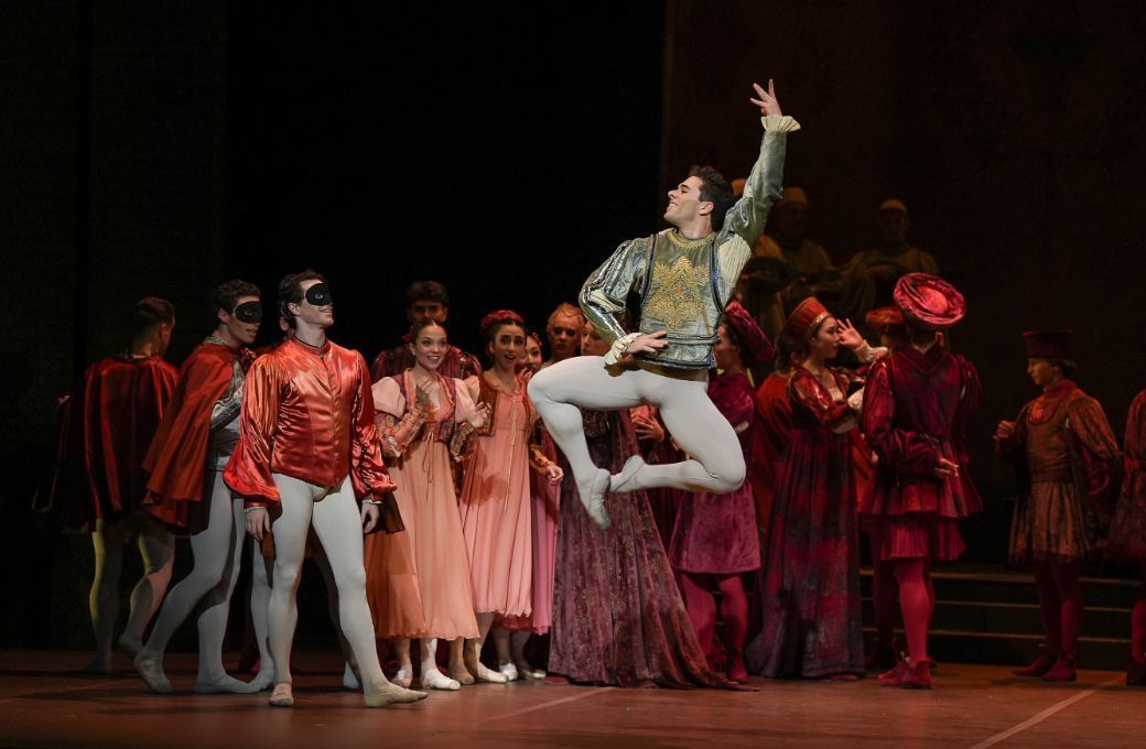 Gustavo Carvalho as Mercutio with English National Ballet in Nureyev&rsquo;s <i>Romeo and Juliet</i> &copy; Isabella Turolla