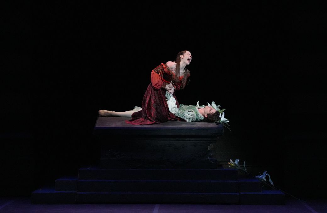 Emma Hawes as Juliet and Aitor Arrieta as Romeo in Nureyev&rsquo;s <i>Romeo and Juliet</i> &copy; Isabella Turolla