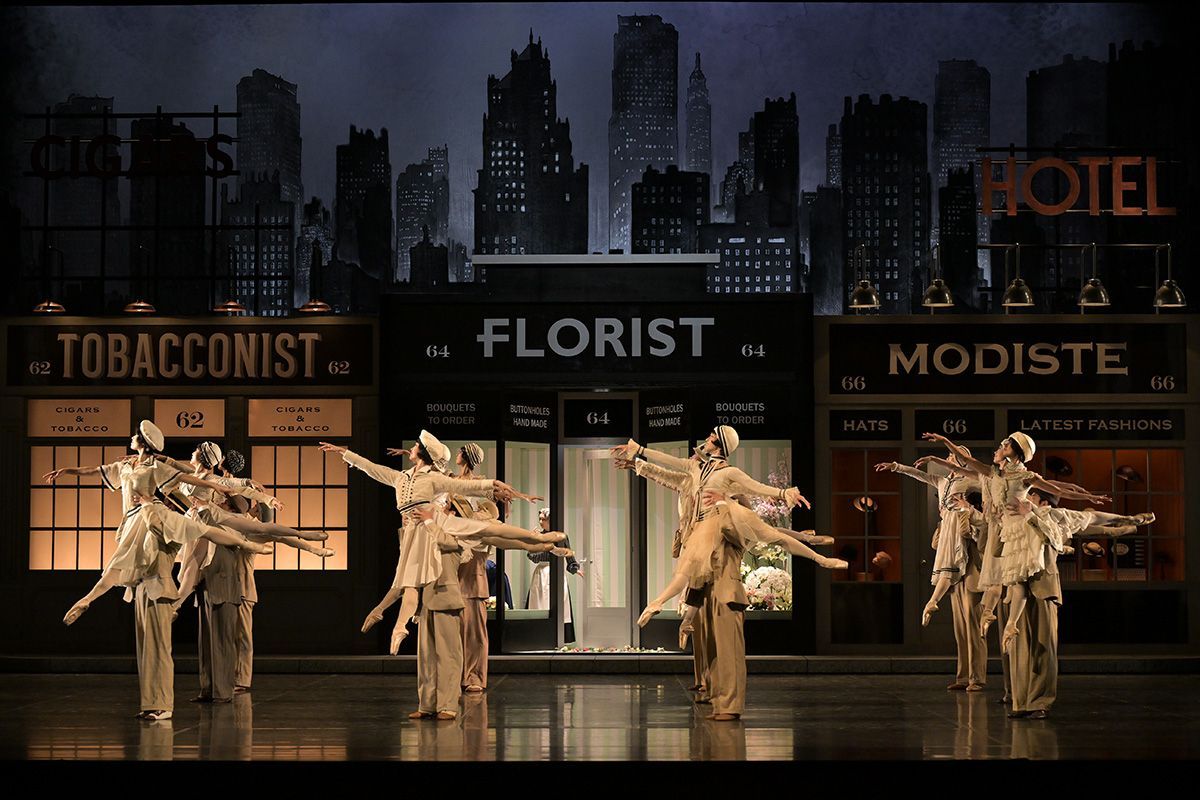 National Ballet of Japan in Alastair Marriott’s <i>City Lights</i> © Photo by Takashi Shikama, Charlie Chaplin™ © Bubbles Incorporated SA