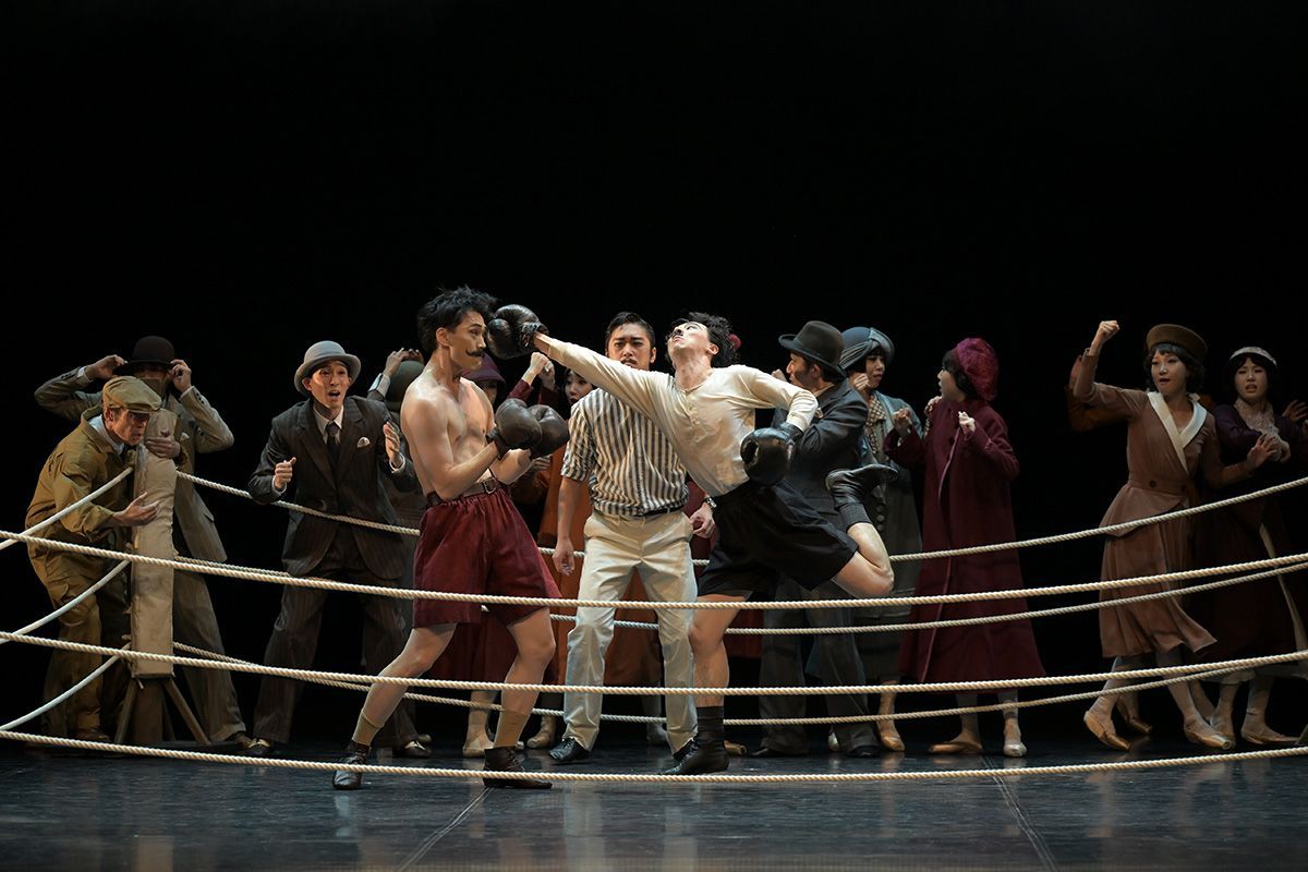 National Ballet of Japan in Alastair Marriott’s <i>City Lights</i> © Photo by Takashi Shikama, Charlie Chaplin™ © Bubbles Incorporated SA