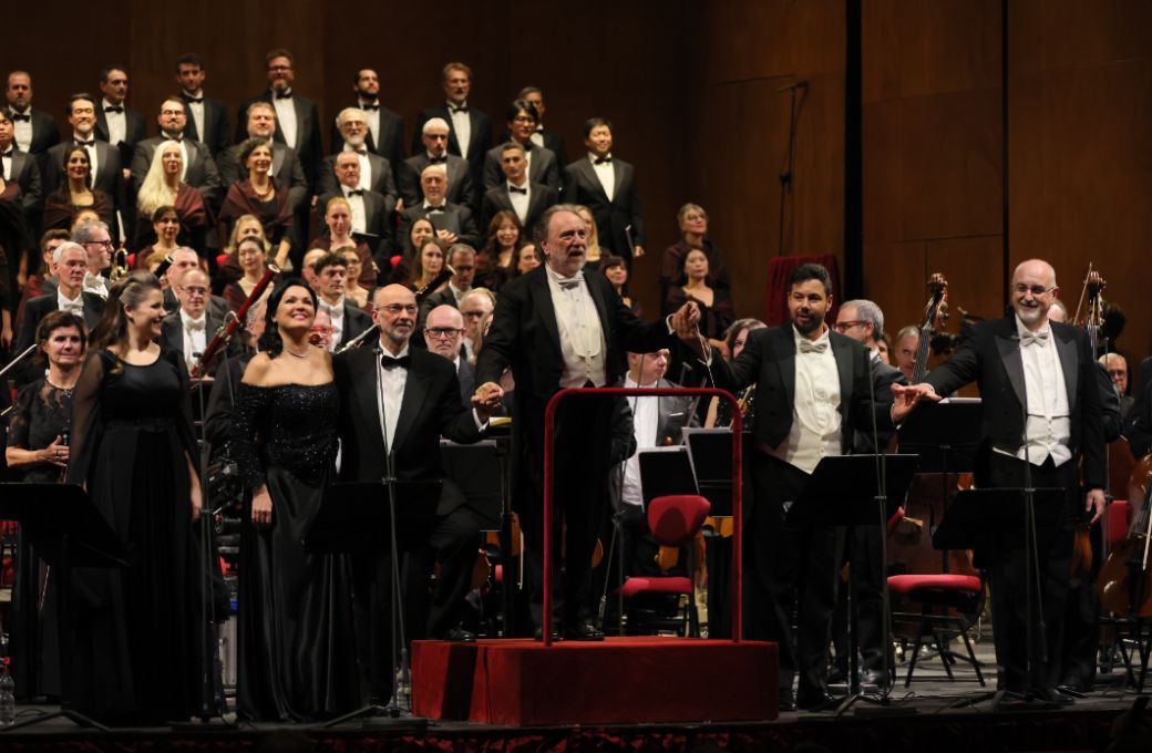 Riccardo Chailly with soloists Caterina Piva, Anna Netrebko, Antonio Poli and Michele Petrusi &copy; Brescia e Amisano | Teatro alla Scala