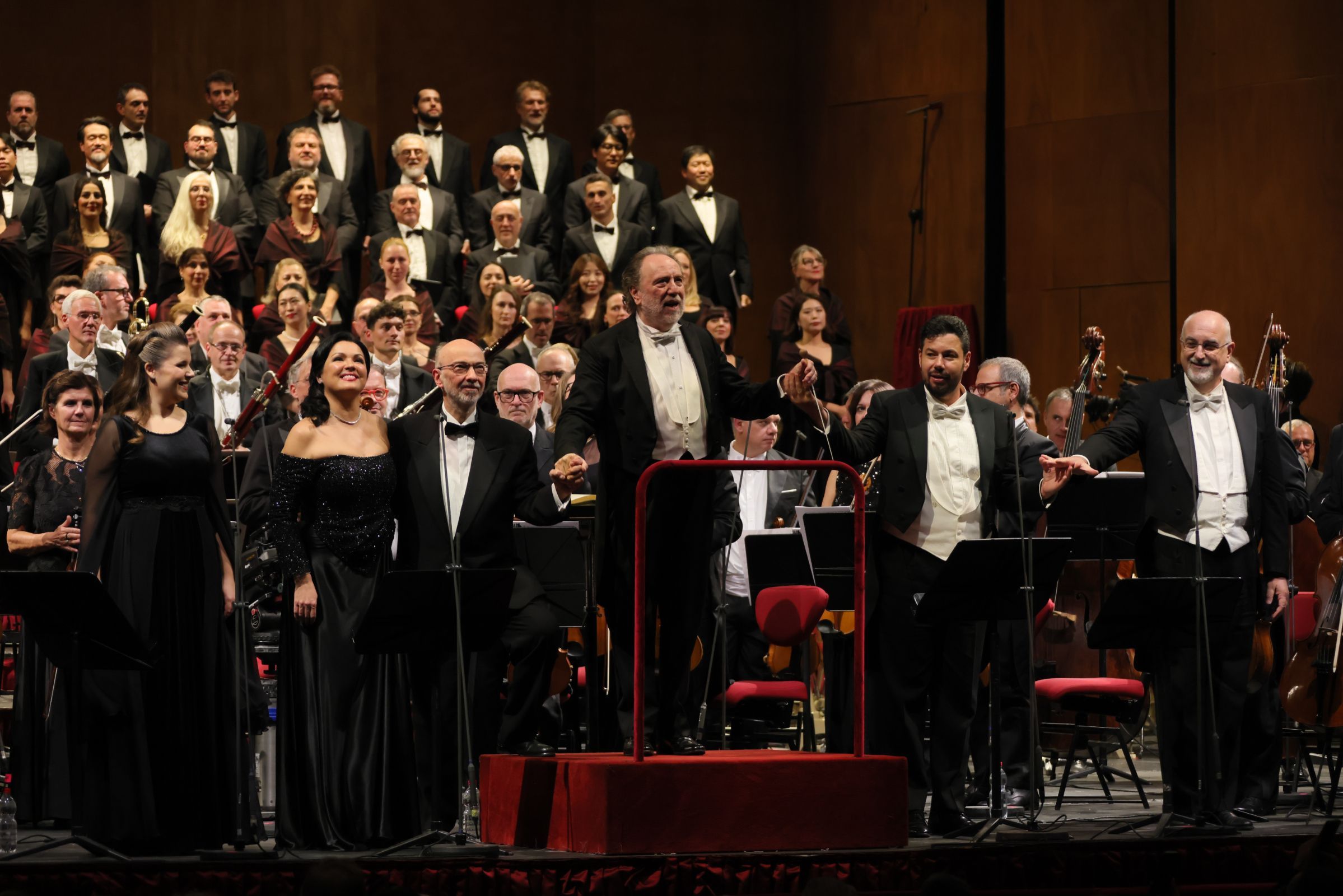 Riccardo Chailly with soloists Caterina Piva, Anna Netrebko, Antonio Poli and Michele Petrusi &copy; Brescia e Amisano | Teatro alla Scala