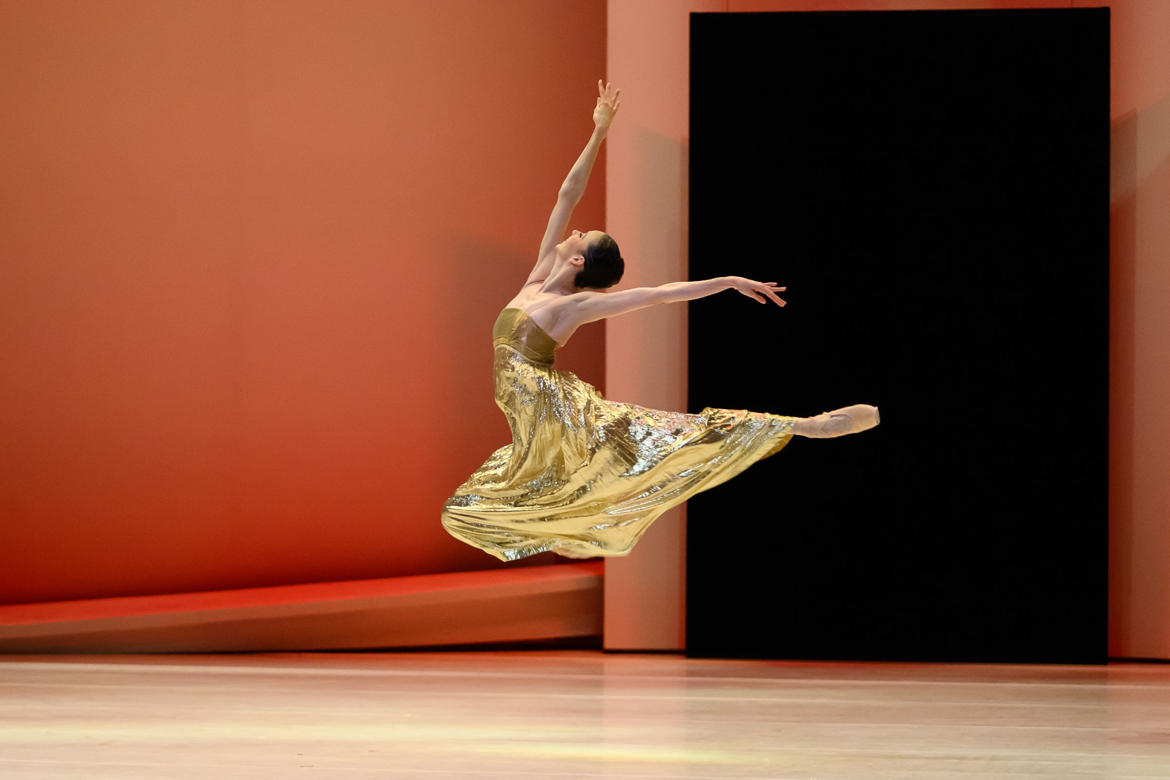 Juliette Klein in Jean-Christophe Maillot’s <i>Roméo et Juliette</i> &copy; Alice Blangero