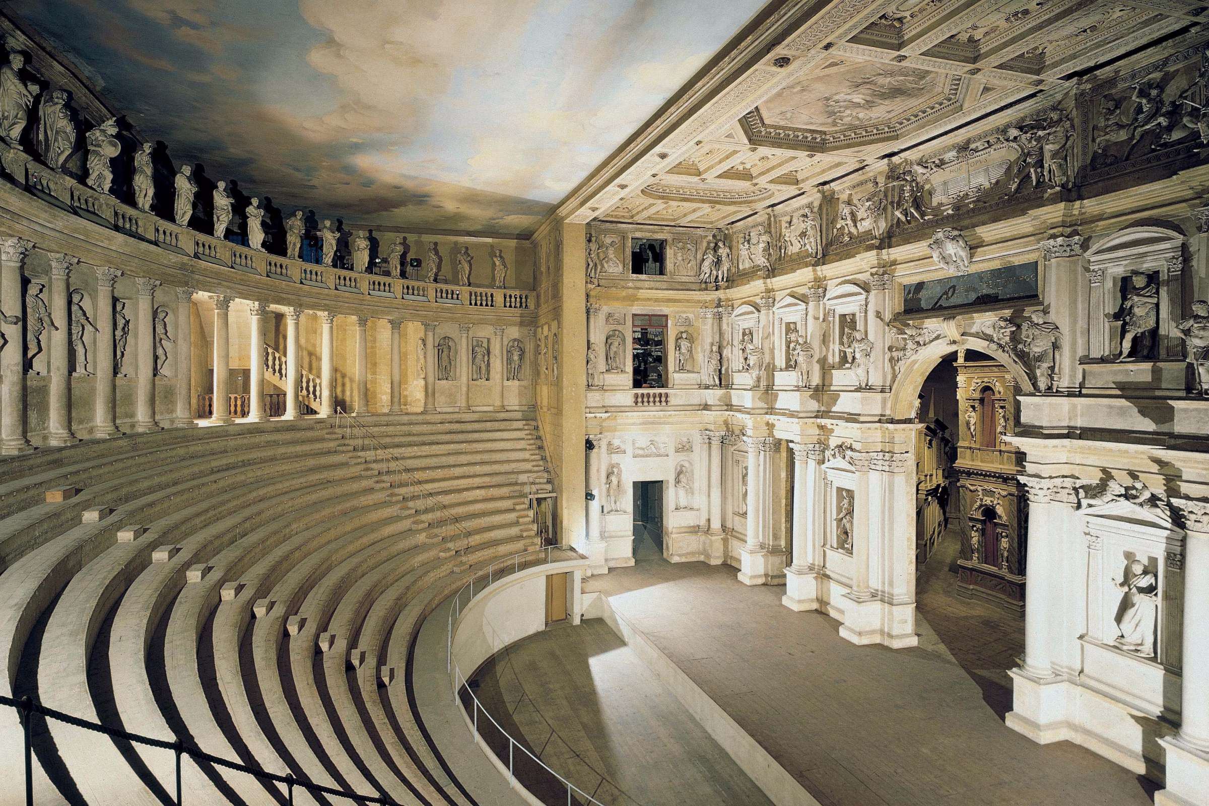 Teatro Olimpico, Vicenza &copy; Vicenza è Convention &amp; Visitor Bureau