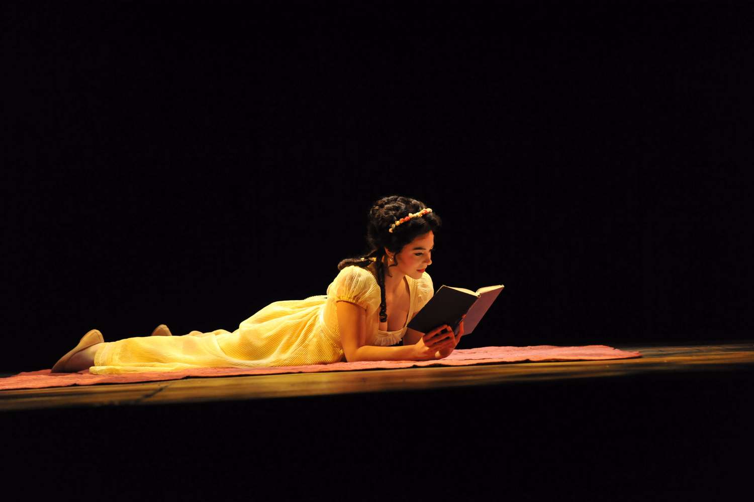 Corinne Winters (Tatyana) in <i>Eugene Onegin</i> &copy; Ed Flores | Arizona Opera