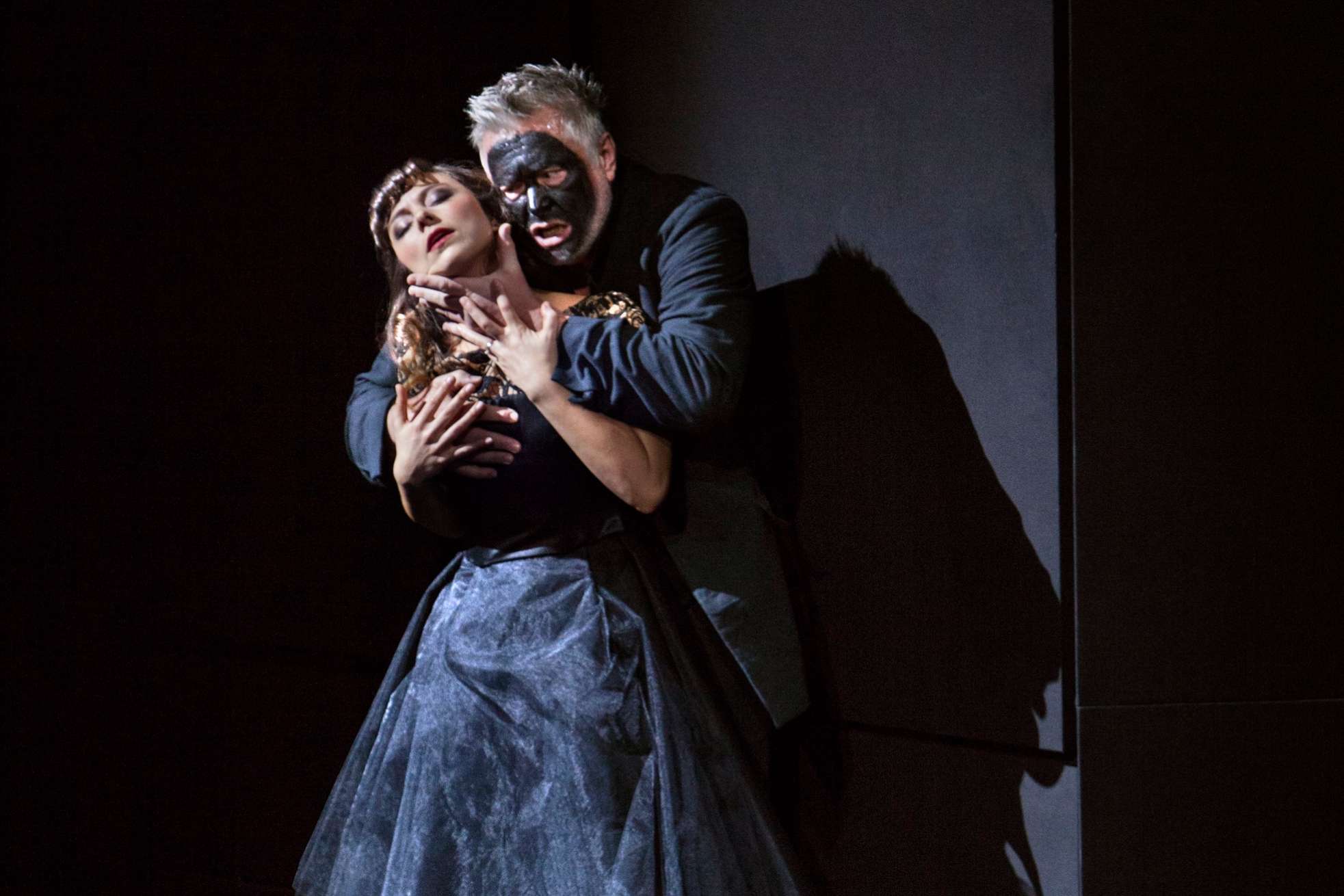 Corinne Winters (Desdemona) and Ian Storey (Otello) &copy; Annemie Augustijns | Opera Vlanderen