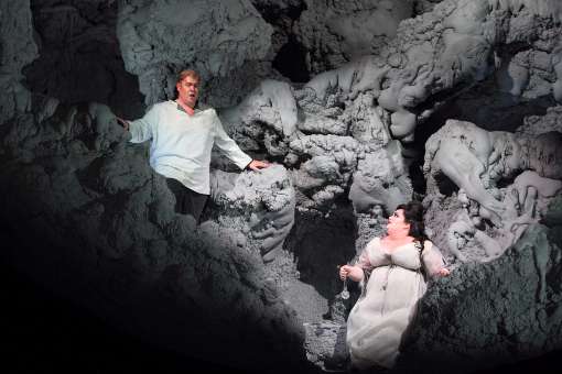 Stuart Skelton (Tristan) and Heidi Melton (Isolde) at ENO © Catherine Ashmore