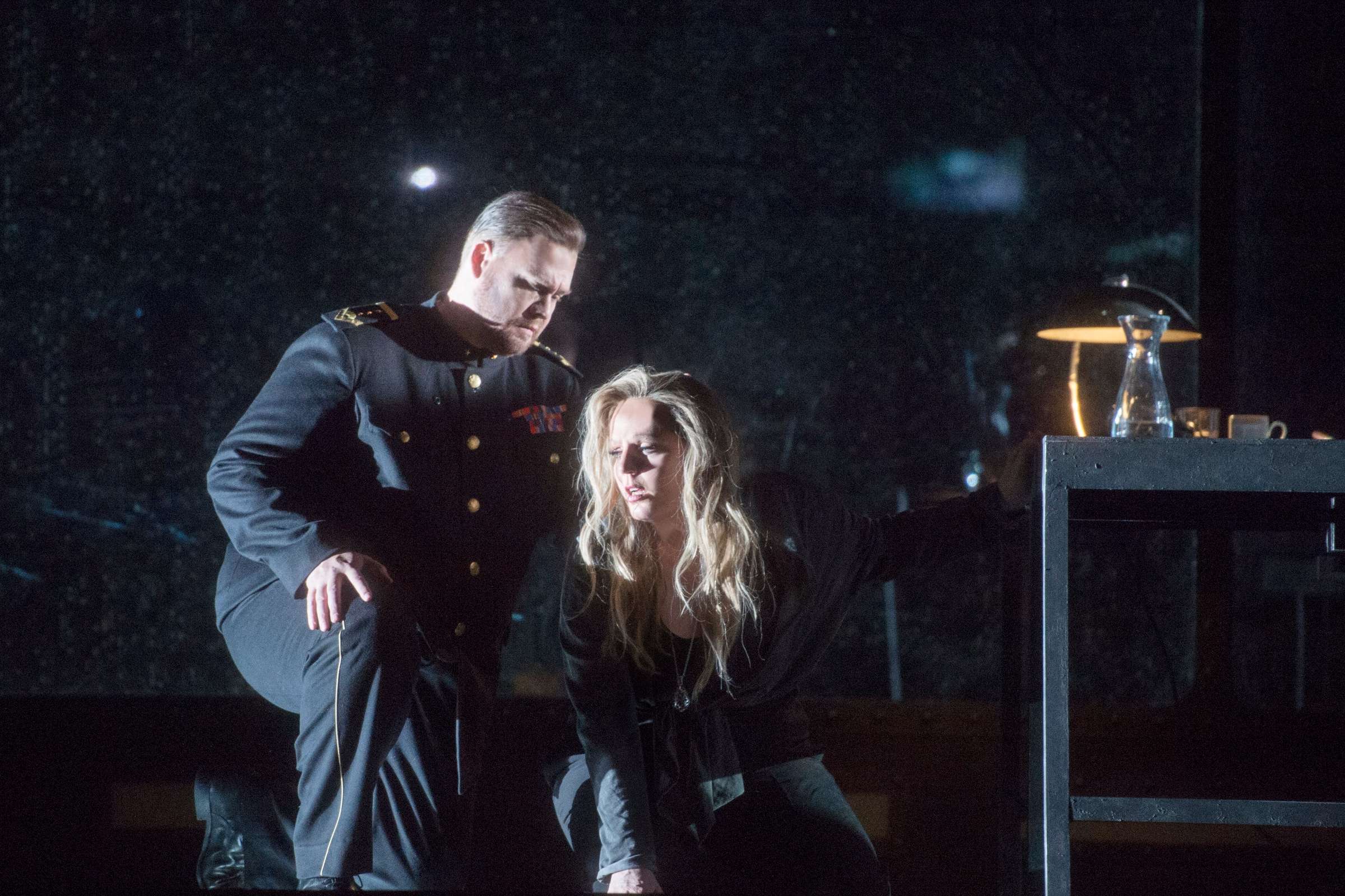 Stuart Skelton (Tristan) and Eva-Maria Westbroek (Isolde) in Baden Baden © Monika Rittershaus