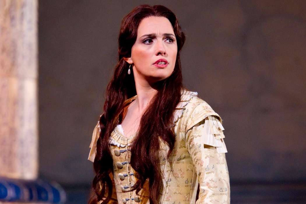 Ermonela Jaho (Violetta) &copy; ROH | Johan Persson (2010)