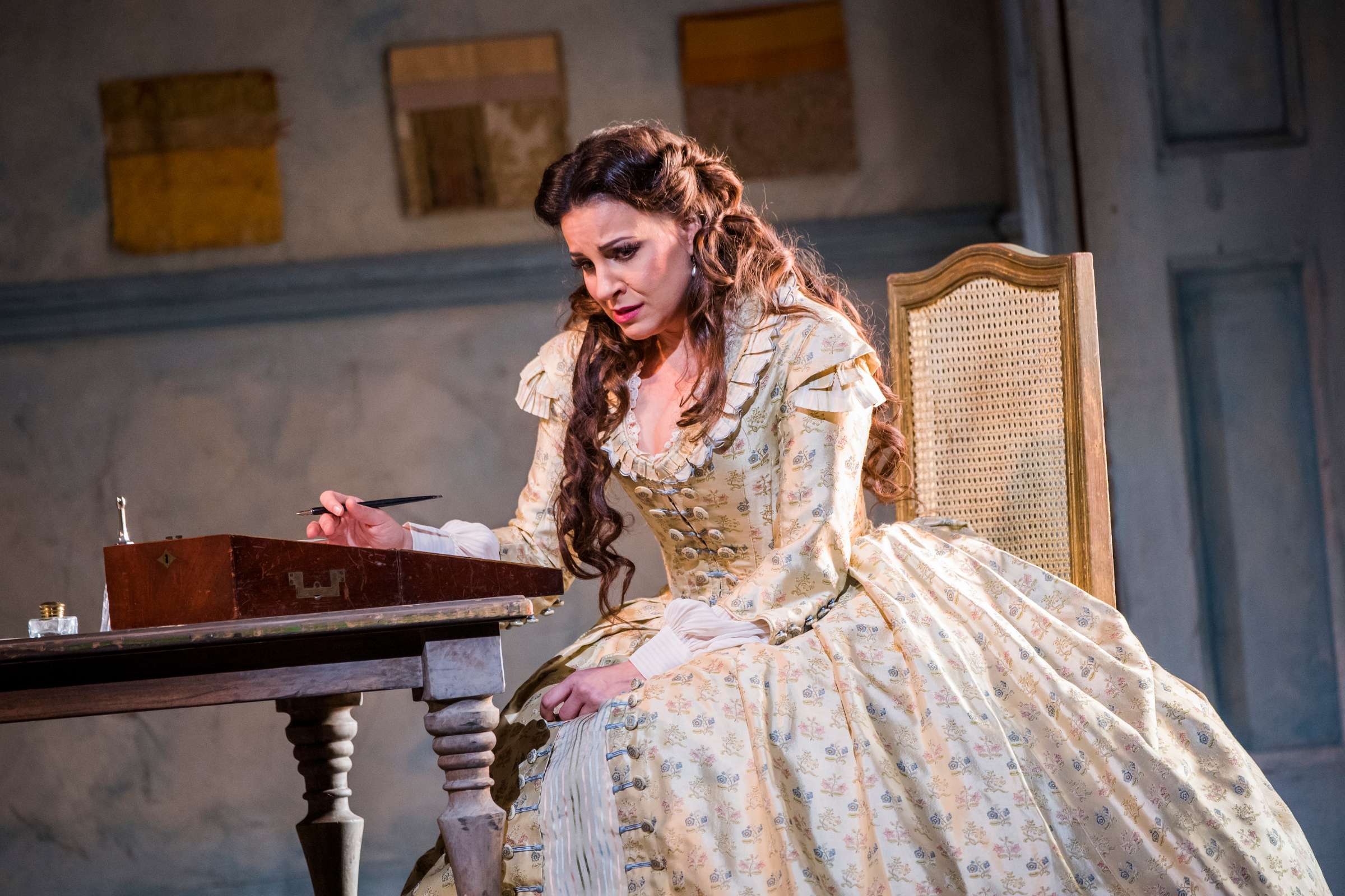 Joyce El-Khoury (Violetta) &copy; ROH | Tristram Kenton