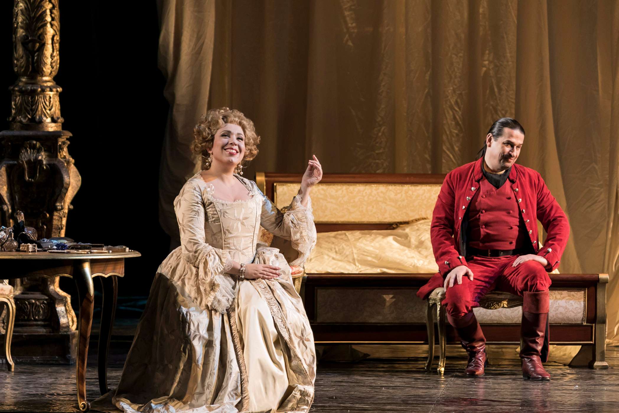 Maria José Siri (Manon Lescaut) and Dalibor Jenis (Lescaut) © Ramella & Giannese | Teatro Regio di Torino